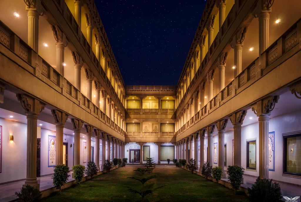 Regenta Resort Vanya Mahal Ranthambore ซาวาย มาโดปูร์ ภายนอก รูปภาพ