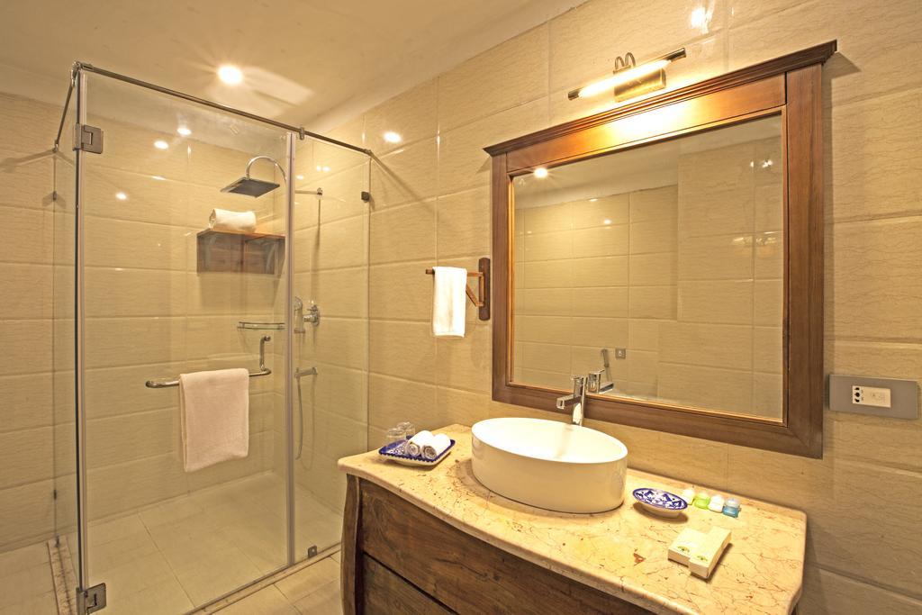 Regenta Resort Vanya Mahal Ranthambore ซาวาย มาโดปูร์ ภายนอก รูปภาพ