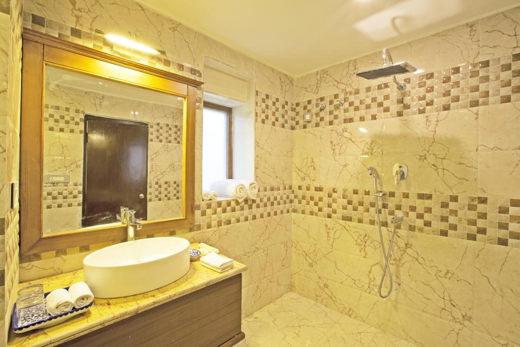 Regenta Resort Vanya Mahal Ranthambore ซาวาย มาโดปูร์ ภายนอก รูปภาพ