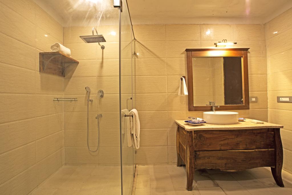 Regenta Resort Vanya Mahal Ranthambore ซาวาย มาโดปูร์ ภายนอก รูปภาพ