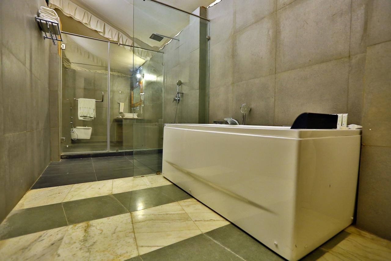 Regenta Resort Vanya Mahal Ranthambore ซาวาย มาโดปูร์ ภายนอก รูปภาพ