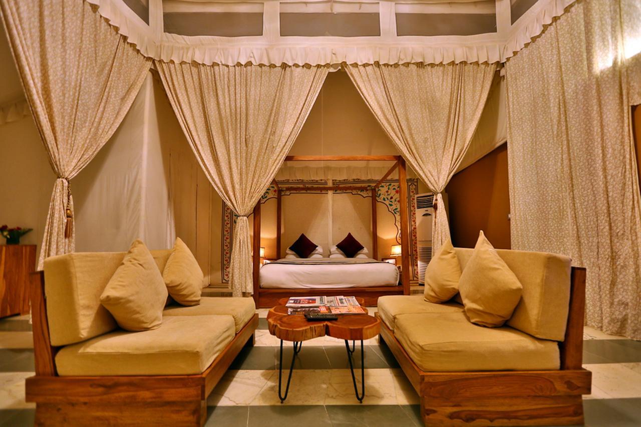 Regenta Resort Vanya Mahal Ranthambore ซาวาย มาโดปูร์ ภายนอก รูปภาพ