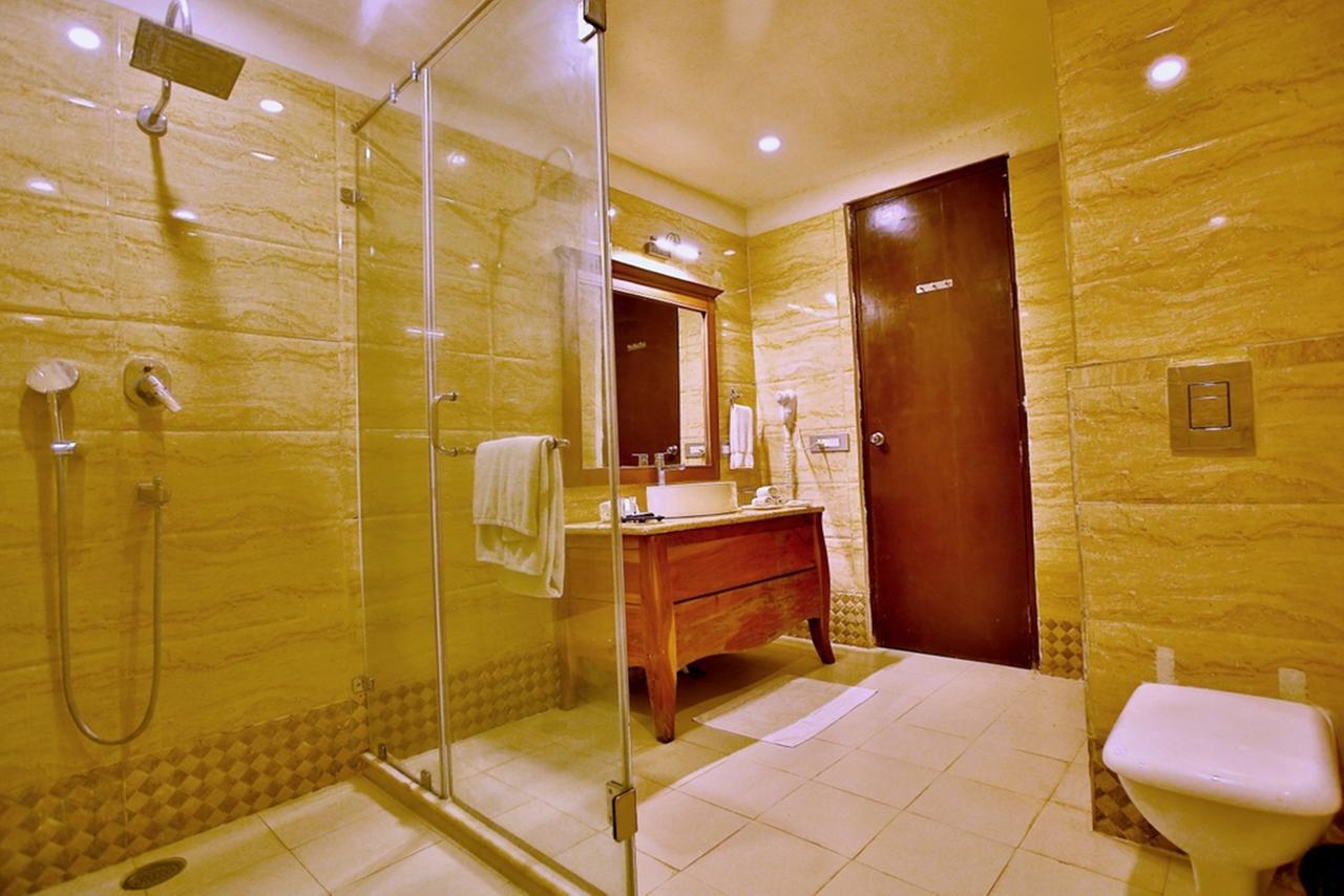 Regenta Resort Vanya Mahal Ranthambore ซาวาย มาโดปูร์ ภายนอก รูปภาพ