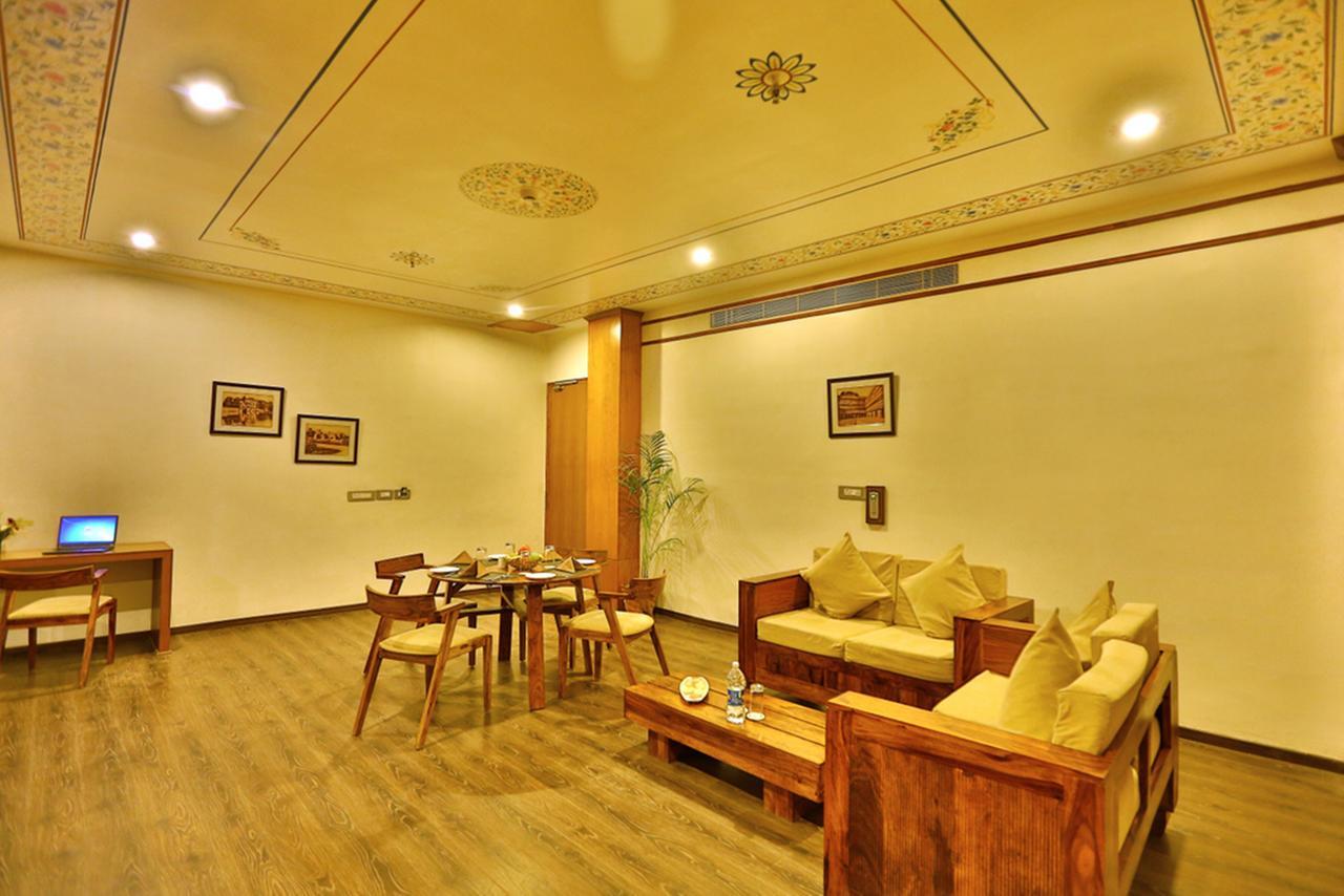 Regenta Resort Vanya Mahal Ranthambore ซาวาย มาโดปูร์ ภายนอก รูปภาพ
