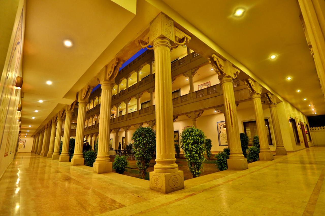 Regenta Resort Vanya Mahal Ranthambore ซาวาย มาโดปูร์ ภายนอก รูปภาพ