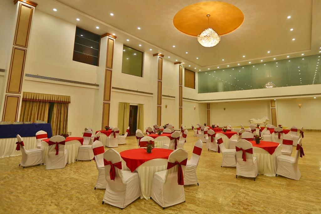 Regenta Resort Vanya Mahal Ranthambore ซาวาย มาโดปูร์ ภายนอก รูปภาพ