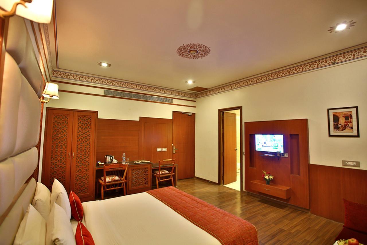 Regenta Resort Vanya Mahal Ranthambore ซาวาย มาโดปูร์ ภายนอก รูปภาพ