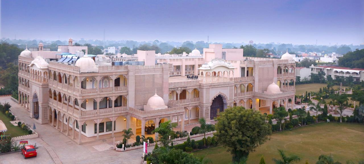 Regenta Resort Vanya Mahal Ranthambore ซาวาย มาโดปูร์ ภายนอก รูปภาพ