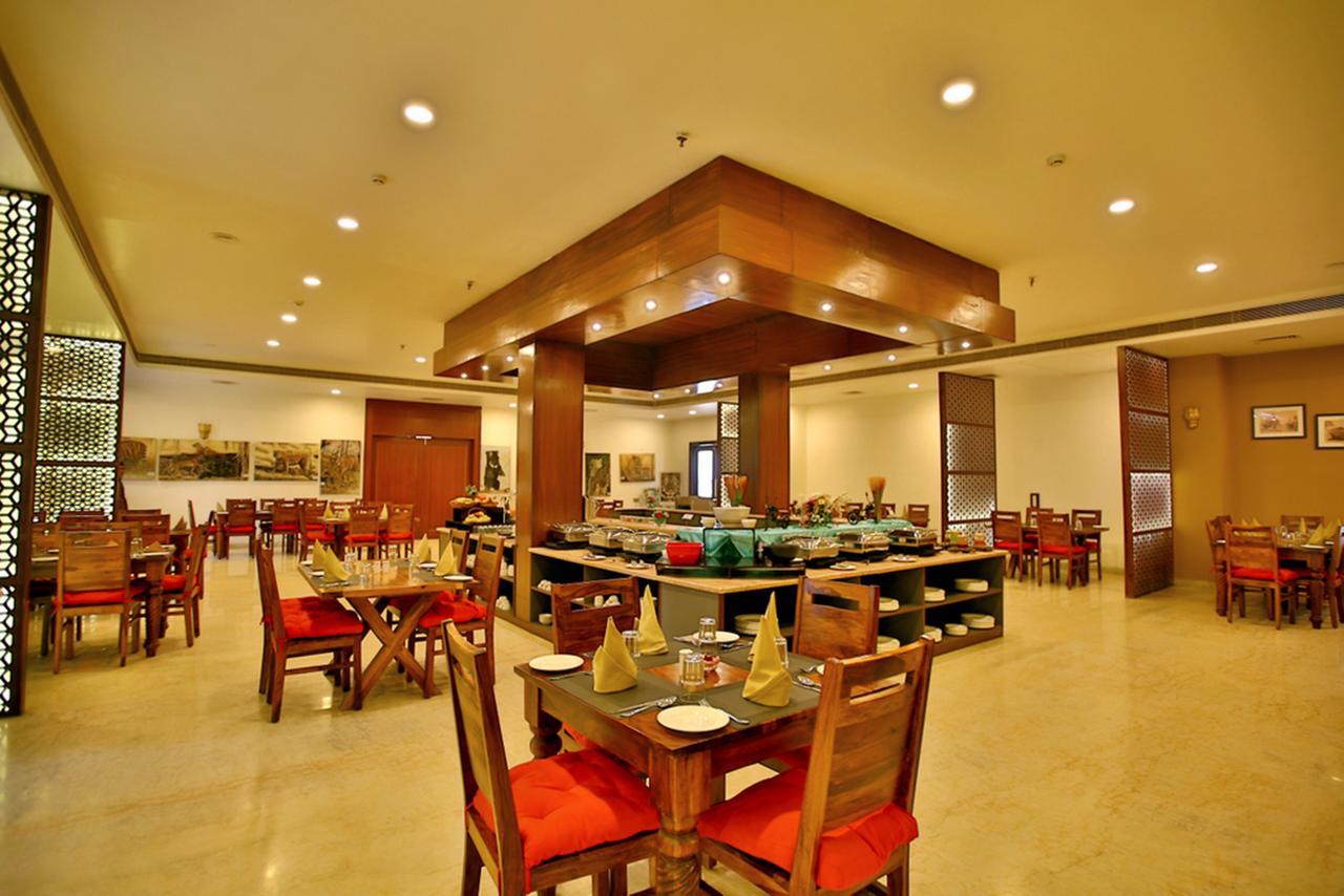 Regenta Resort Vanya Mahal Ranthambore ซาวาย มาโดปูร์ ภายนอก รูปภาพ