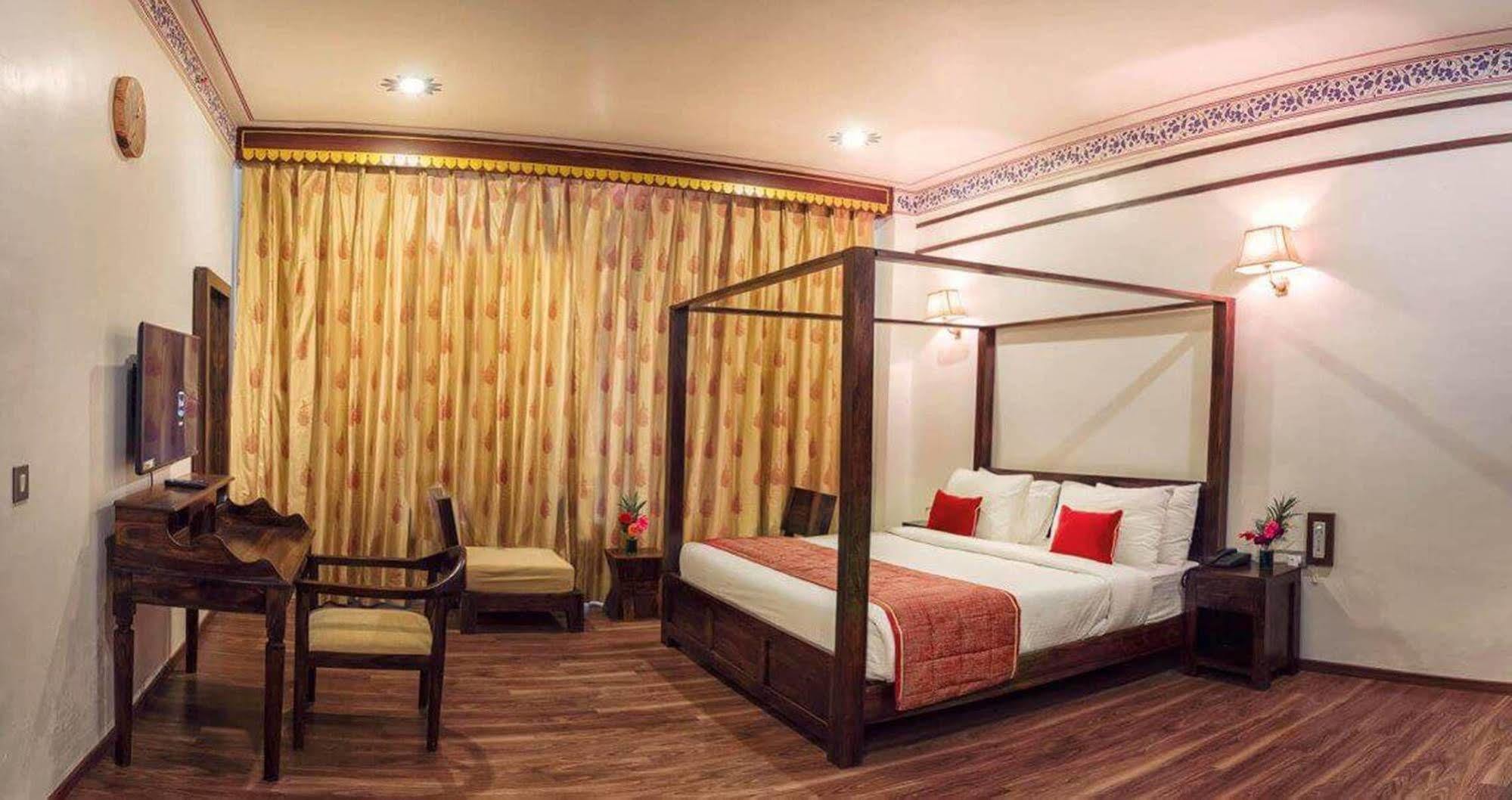 Regenta Resort Vanya Mahal Ranthambore ซาวาย มาโดปูร์ ภายนอก รูปภาพ