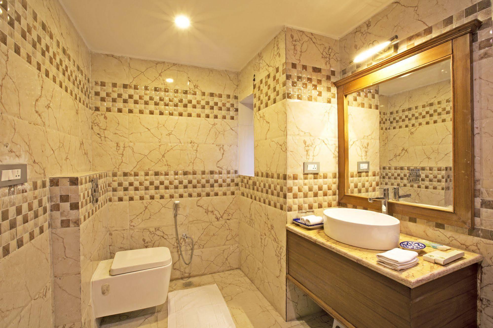 Regenta Resort Vanya Mahal Ranthambore ซาวาย มาโดปูร์ ภายนอก รูปภาพ