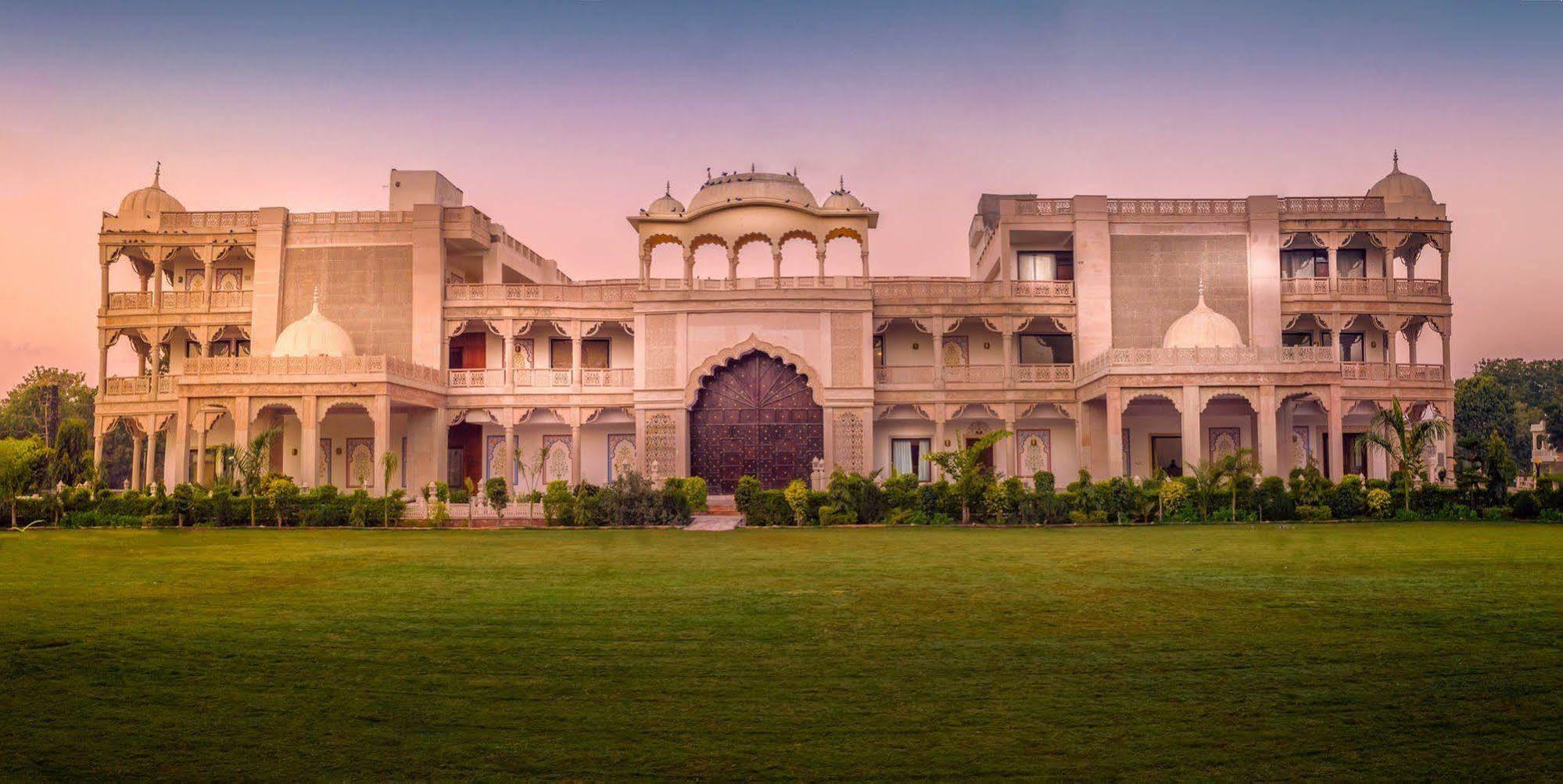 Regenta Resort Vanya Mahal Ranthambore ซาวาย มาโดปูร์ ภายนอก รูปภาพ