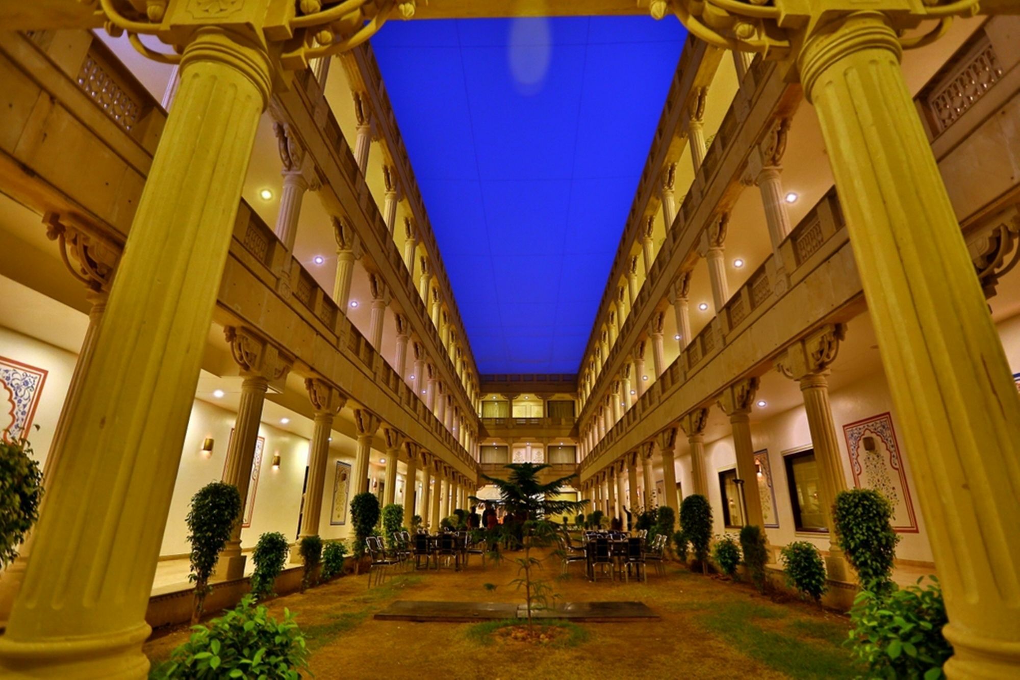 Regenta Resort Vanya Mahal Ranthambore ซาวาย มาโดปูร์ ภายนอก รูปภาพ