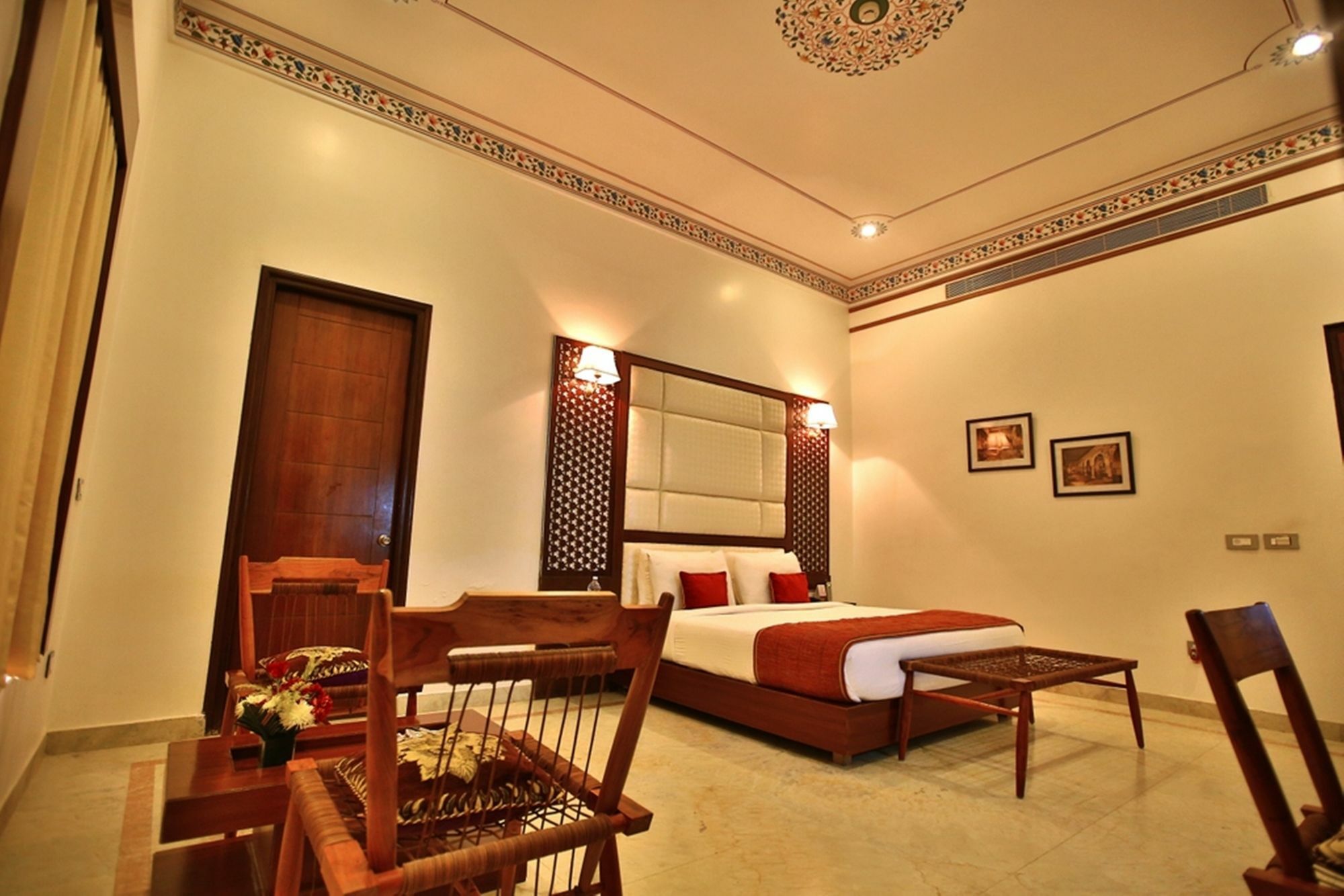 Regenta Resort Vanya Mahal Ranthambore ซาวาย มาโดปูร์ ภายนอก รูปภาพ