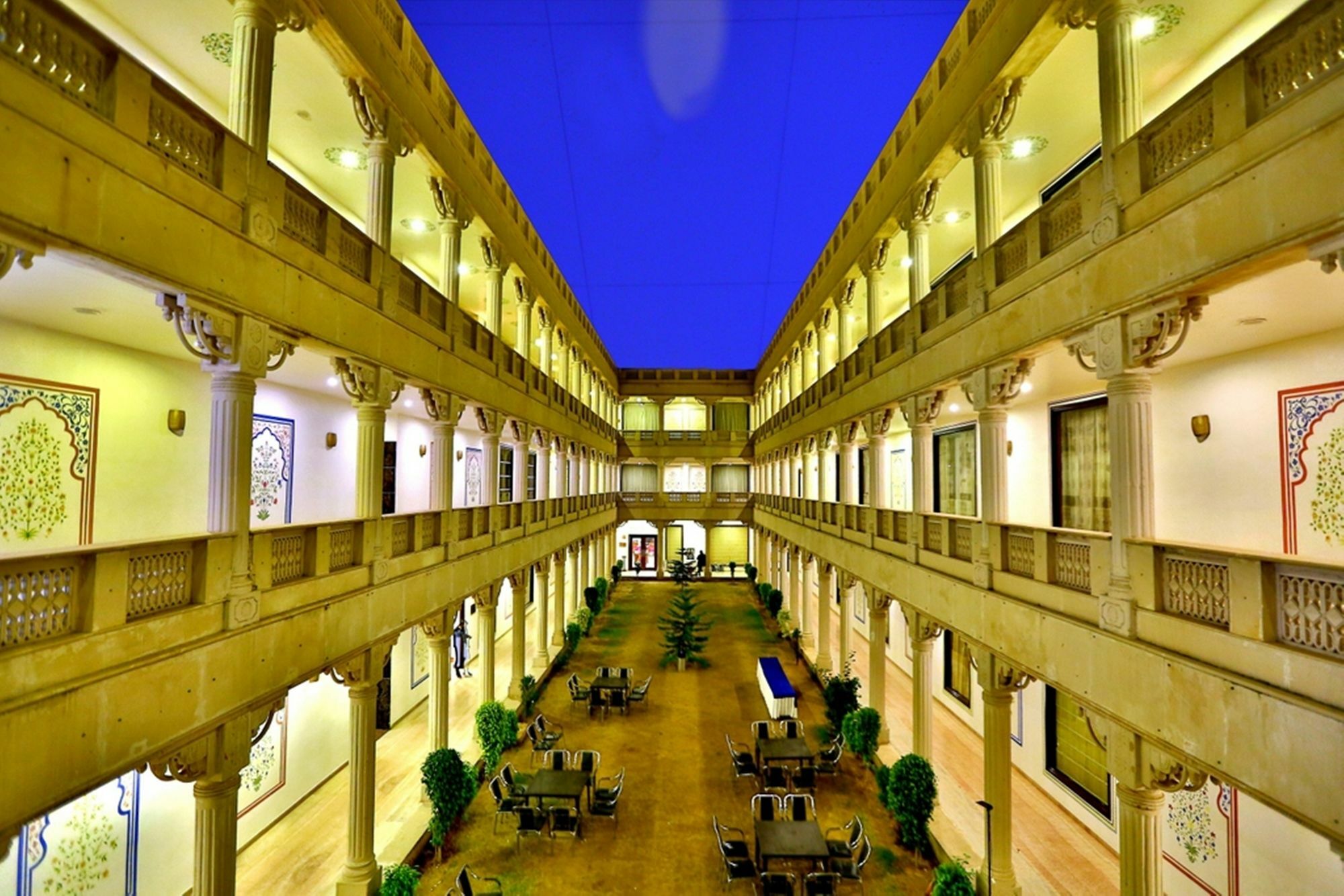 Regenta Resort Vanya Mahal Ranthambore ซาวาย มาโดปูร์ ภายนอก รูปภาพ